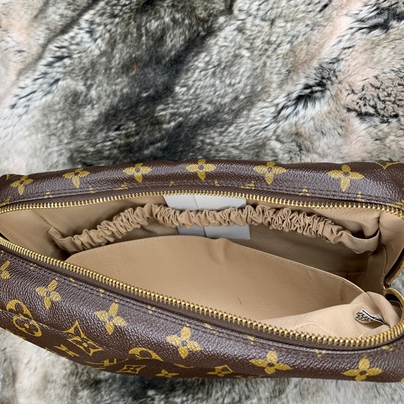 💯 Auth LOUIS VUITTON Monogram Trousse Toilette 28 - Picture 5 of 8